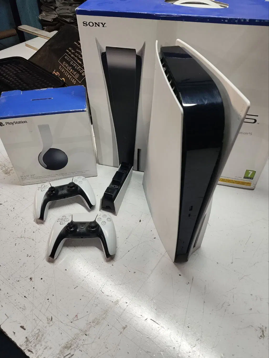 پلی استیشن ۵ اورجینال و پایه شارژر و هدست و ۲ دسته|کنسول، بازی ویدئویی و آنلاین|فردیس, سرحد آباد|دیوار