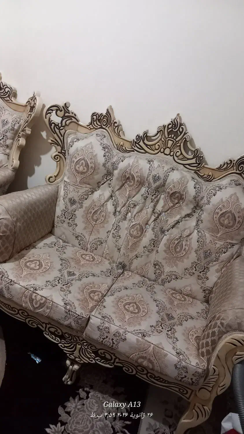 مبل سلطنتی ۷ نفره|مبلمان خانگی و میز عسلی|قرچک, مجتمع مسکونی طبیعت|دیوار