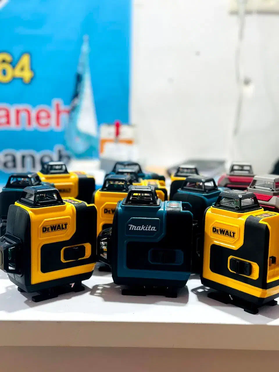 تراز لیزری 4بعدی دیوالت|مصالح و تجهیزات ساختمان|همدان, |دیوار