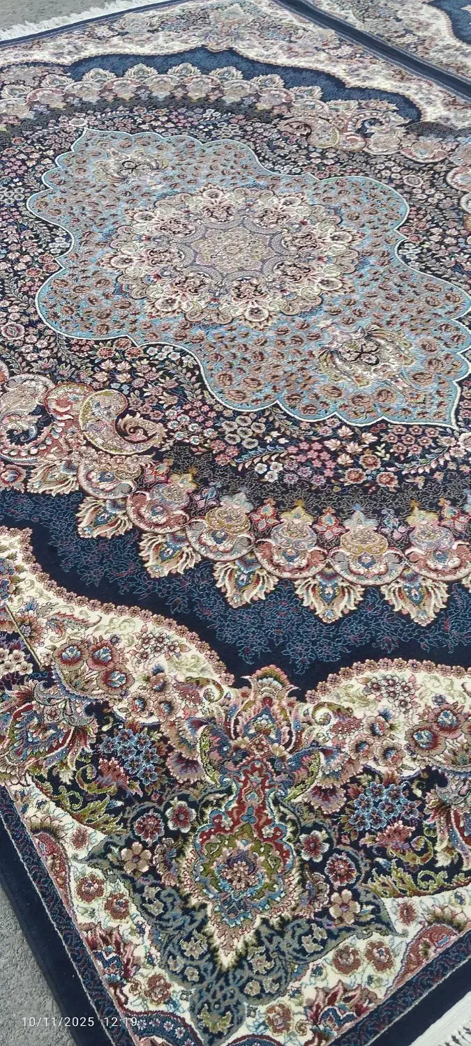 یه جفت فرش 9متری .700شانه.تمام نخ.|فرش|بروجرد, |دیوار