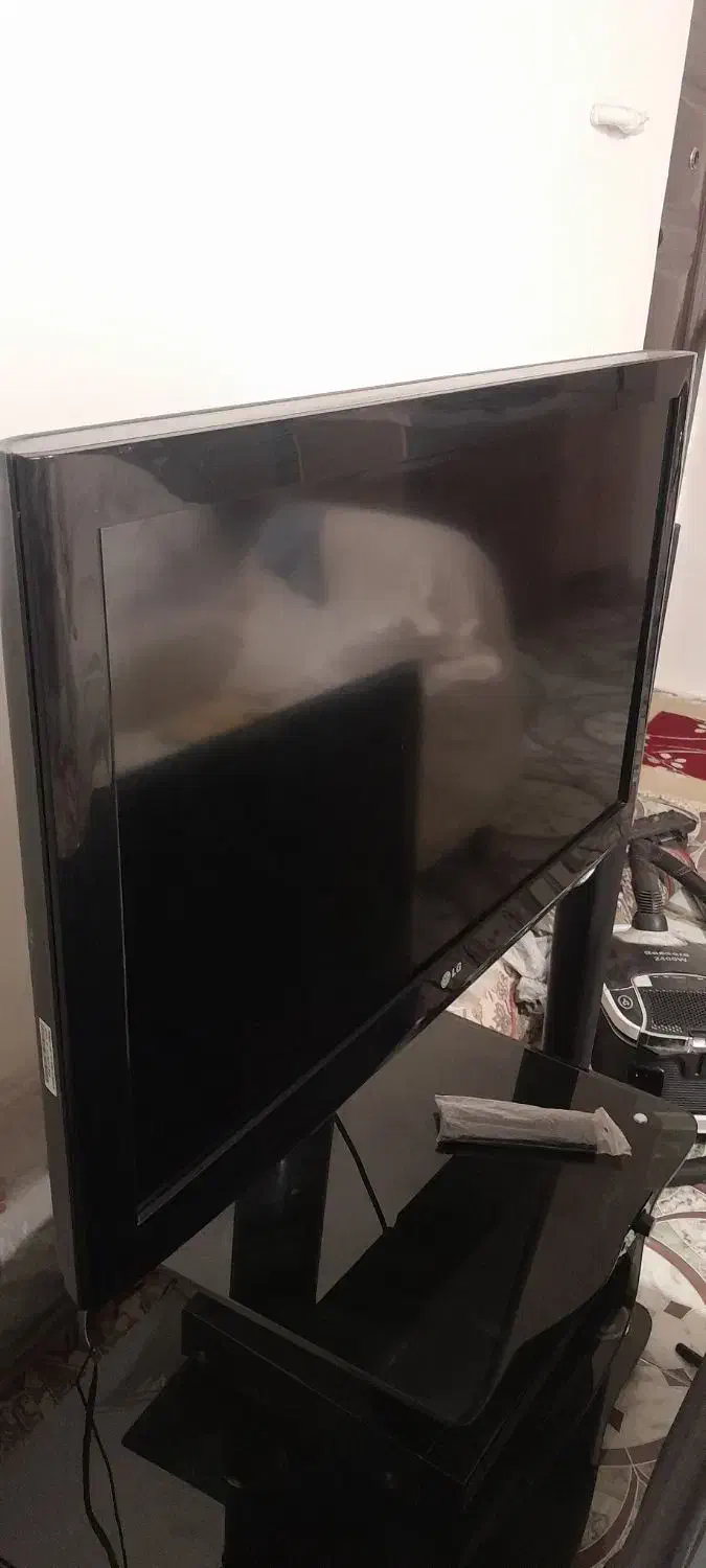 تلوزیون ۳۷ اینچ LG|تلویزیون و پروژکتور|پاکدشت, پاکدشت (مامازند)|دیوار