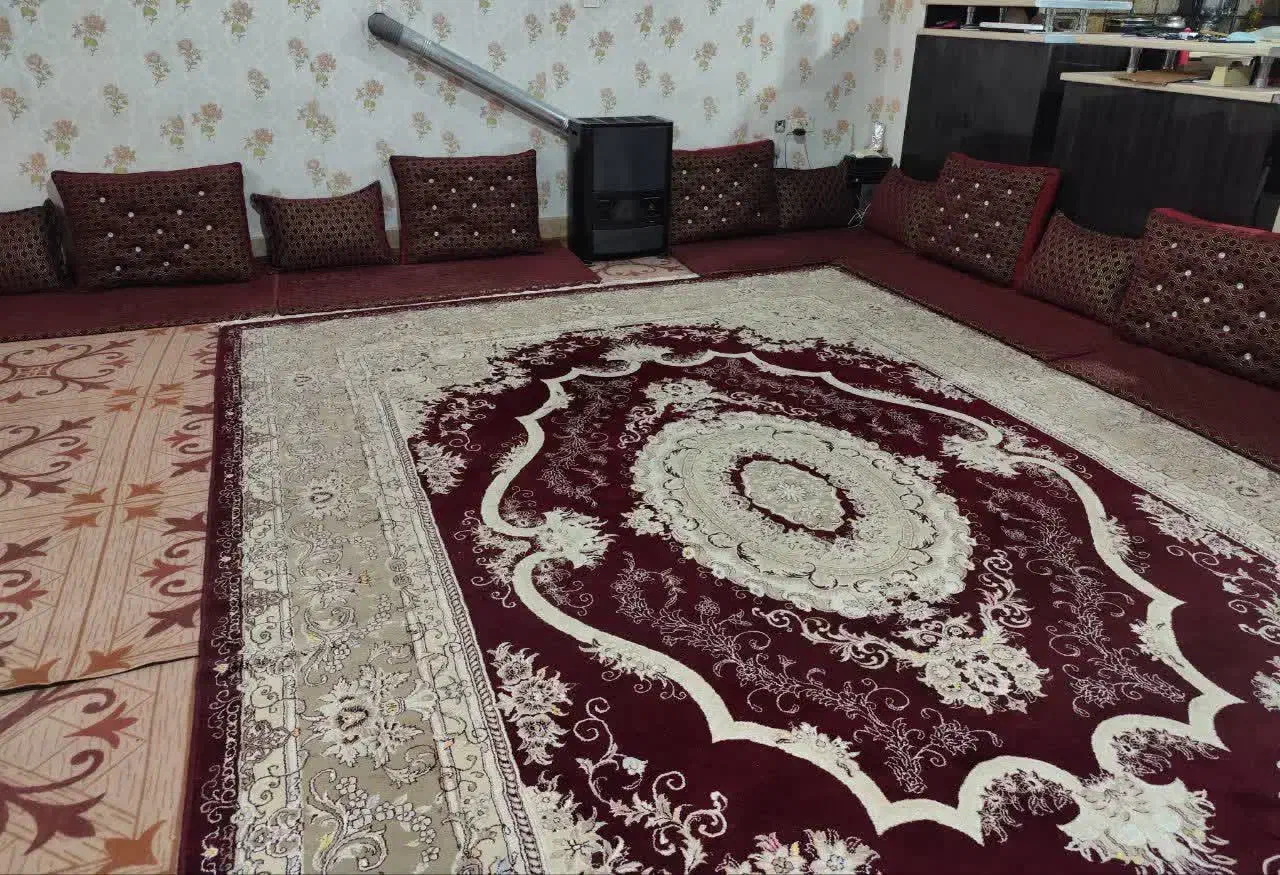 فرش گلیم پشتی شاه نشین میز تلویزیون|فرش|قم, انصارالحسین|دیوار