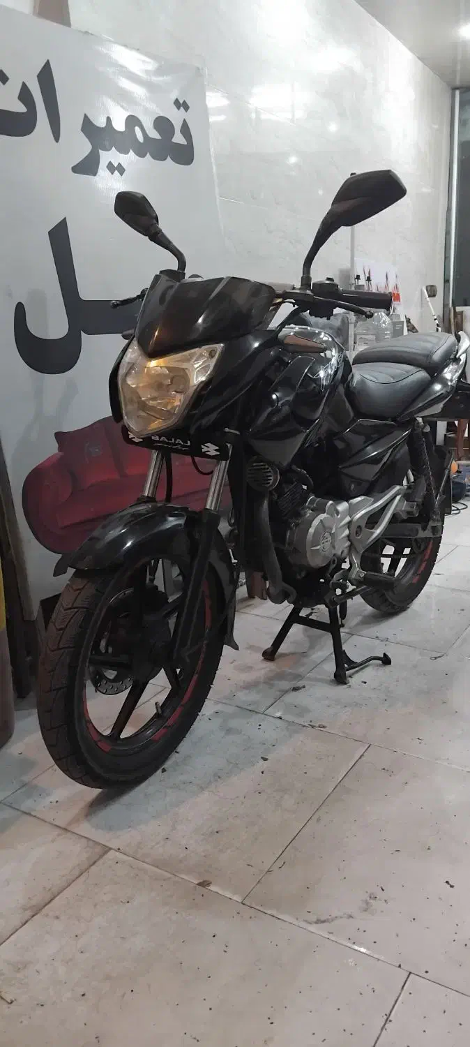 یک دستگاه موتورپالس .۱۳۵|موتورسیکلت|قائمشهر, |دیوار