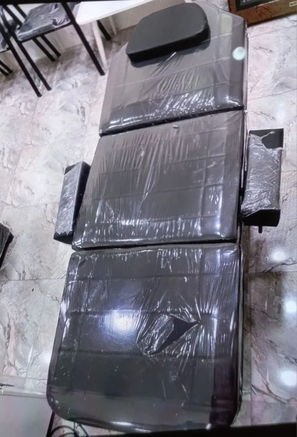 تخت مژه|آرایشگاه و سالن‌های زیبایی|رشت, گیل|دیوار