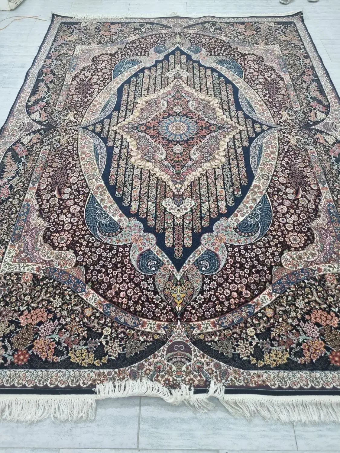 فرش امیرزاده سه عدد فرش ۹متری (خرید فروش تعویض)|فرش|مشهد, شاهد (شهرک غرب)|دیوار