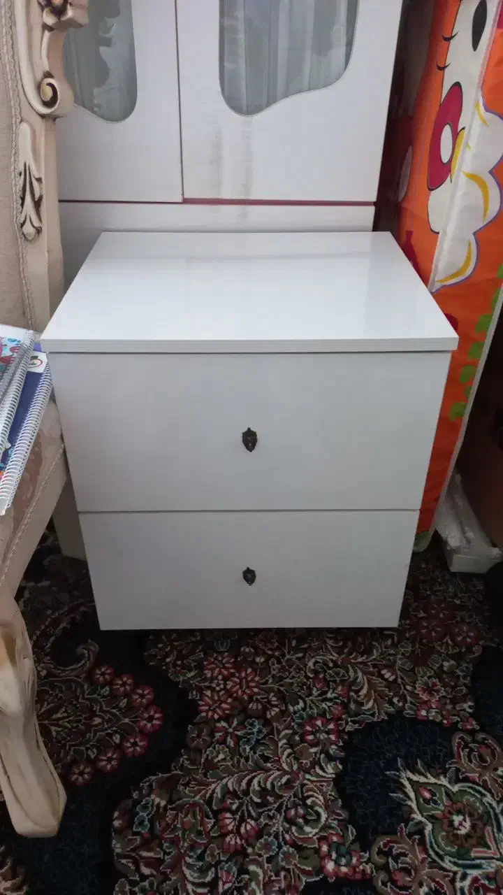 تخت و کمد و پاتختی اتاق نوجوان|تخت و سرویس خواب|مشهد, هنرور|دیوار