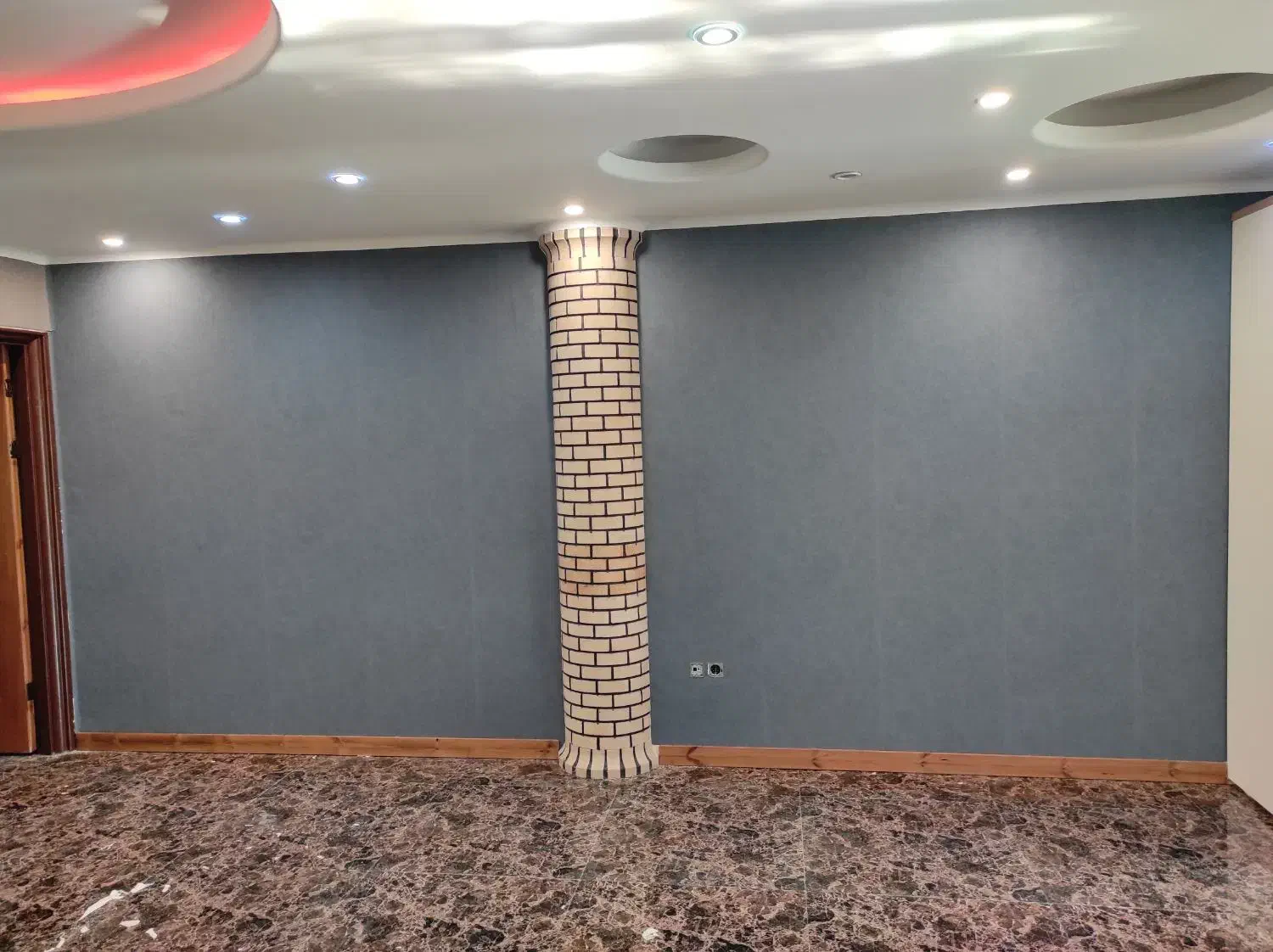 شاگرد کاغذ دیواری|استخدام معماری، عمران و ساختمانی|نسیمشهر, |دیوار