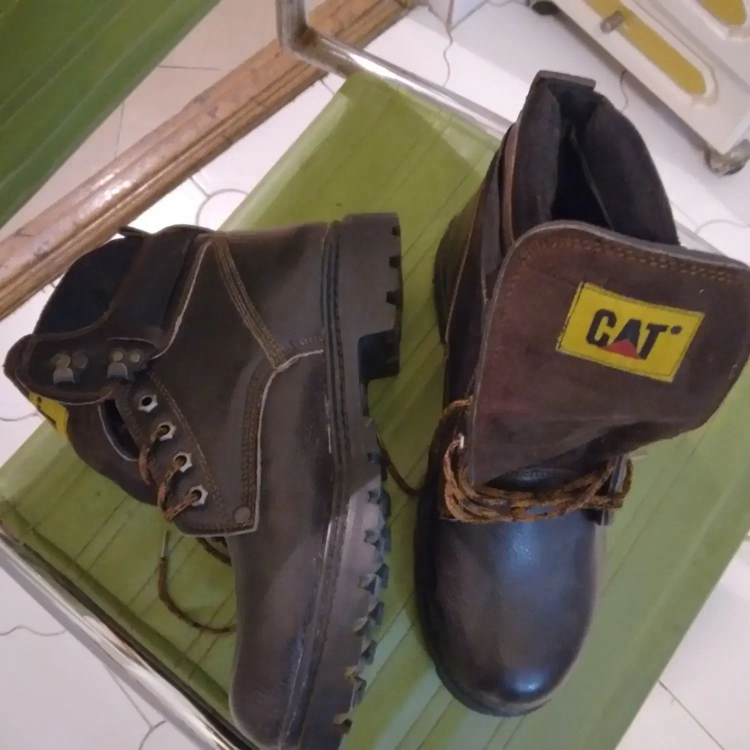 کفش کترپیلار اصل|کیف، کفش، کمربند|قائمشهر, |دیوار