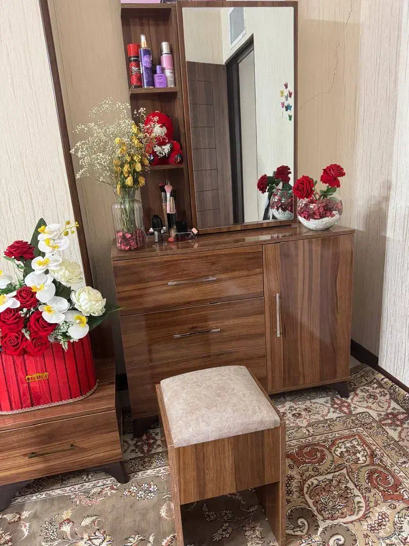 تخت خواب|تخت و سرویس خواب|اصفهان, ارغوانیه|دیوار