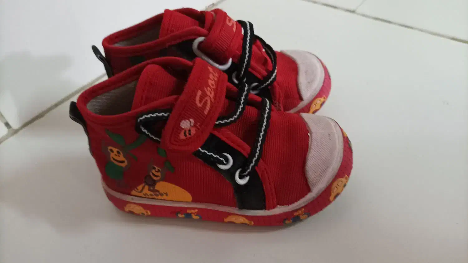 سلام کفش کودک سایز ۲۰قیمت ۱۰۰تومان|کفش و لباس بچه|اردبیل, |دیوار