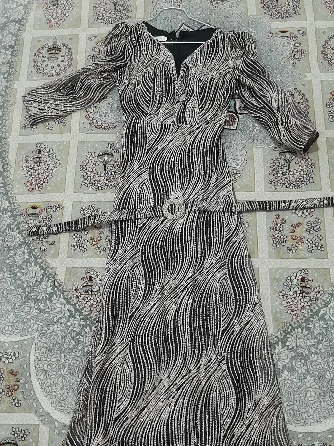 لباس مجلسی|لباس|رباط‌کریم, نصیرشهر|دیوار