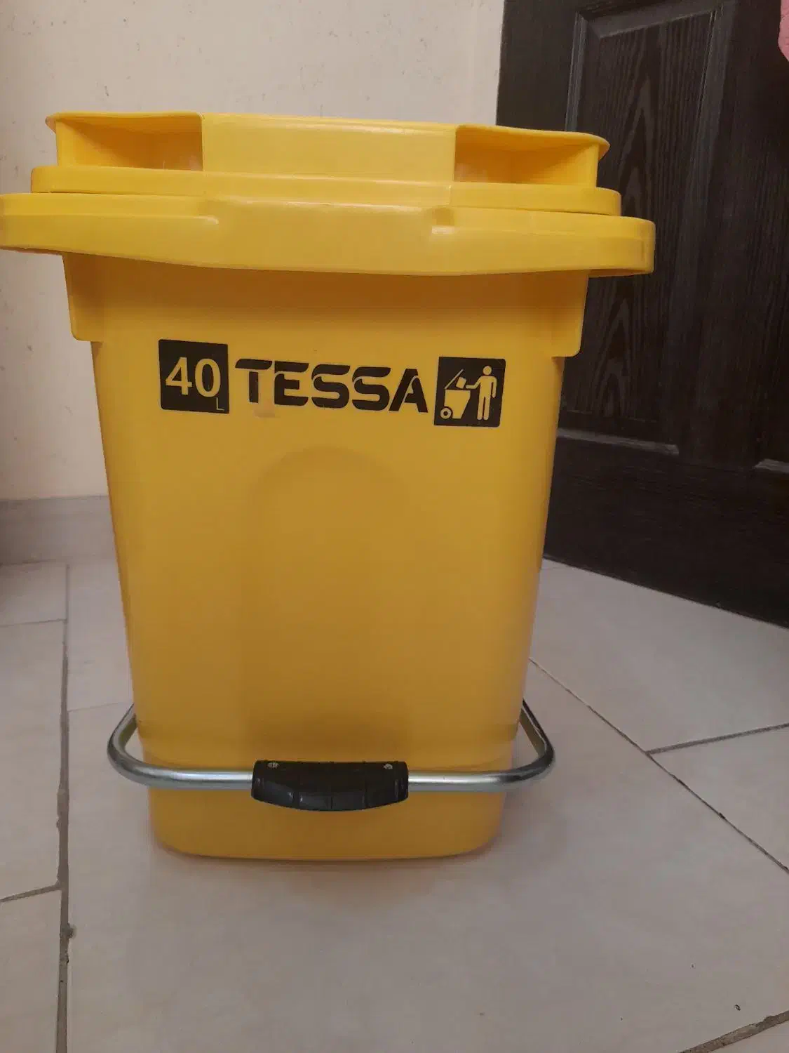 سطل زباله پدال دار کاملا نو|لوازم نظافت|شاهین‌شهر, خانه کارگر|دیوار