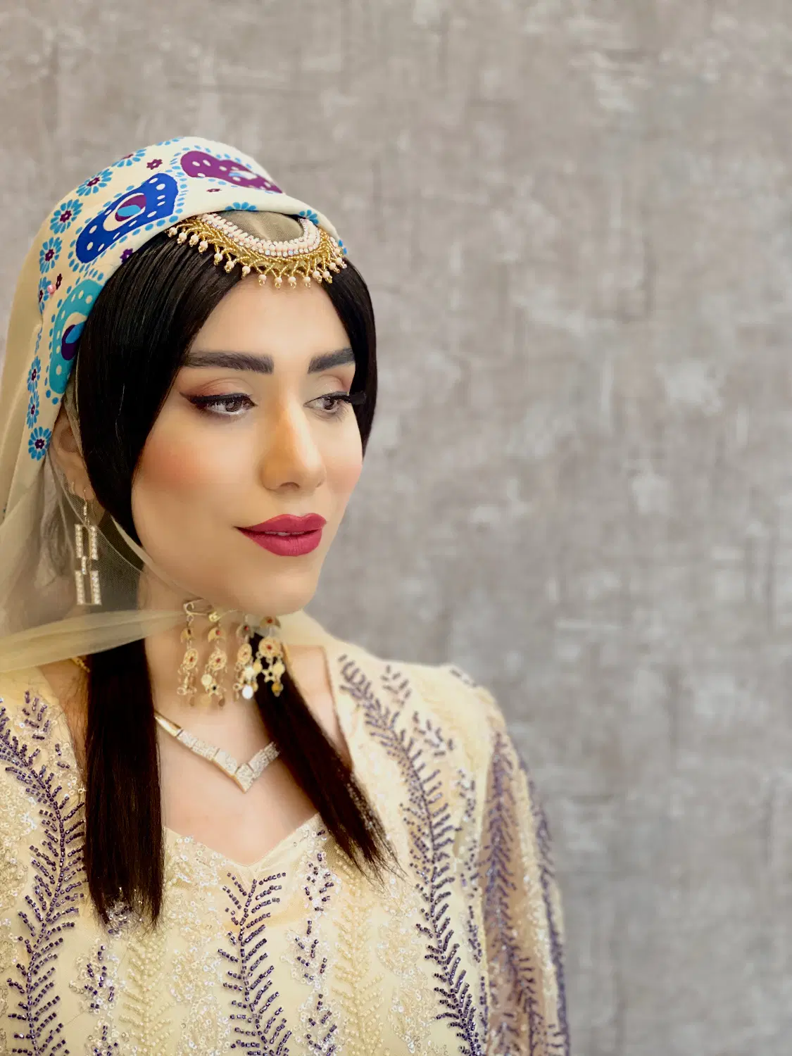 میکاپ|خدمات آرایشگری و زیبایی|شیراز, بعثت|دیوار