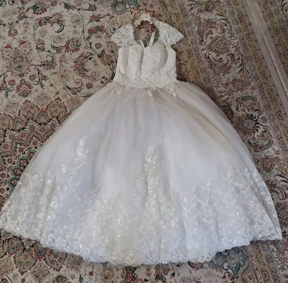 لباس عروس|لباس|نیشابور, بنیاد شهید|دیوار