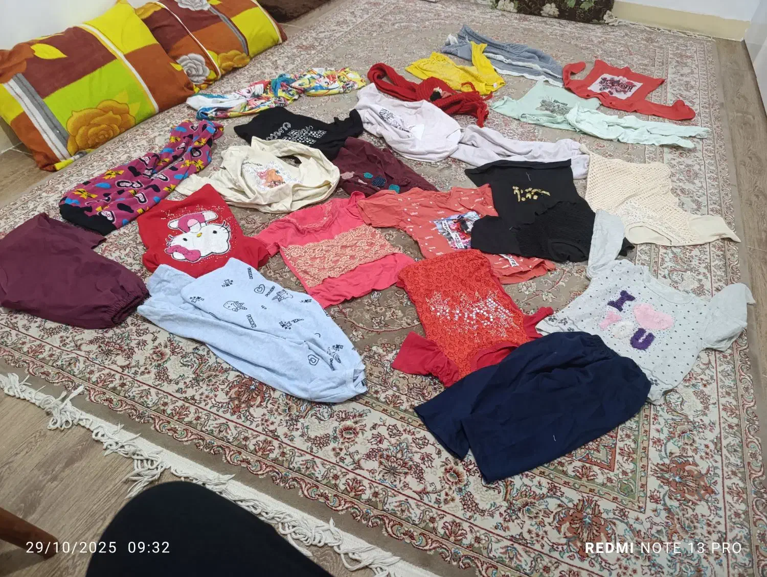 چند تکه لباس دخترونه چهارتاپنچ ساله|کفش و لباس بچه|اهواز, کمپلو جنوبی|دیوار