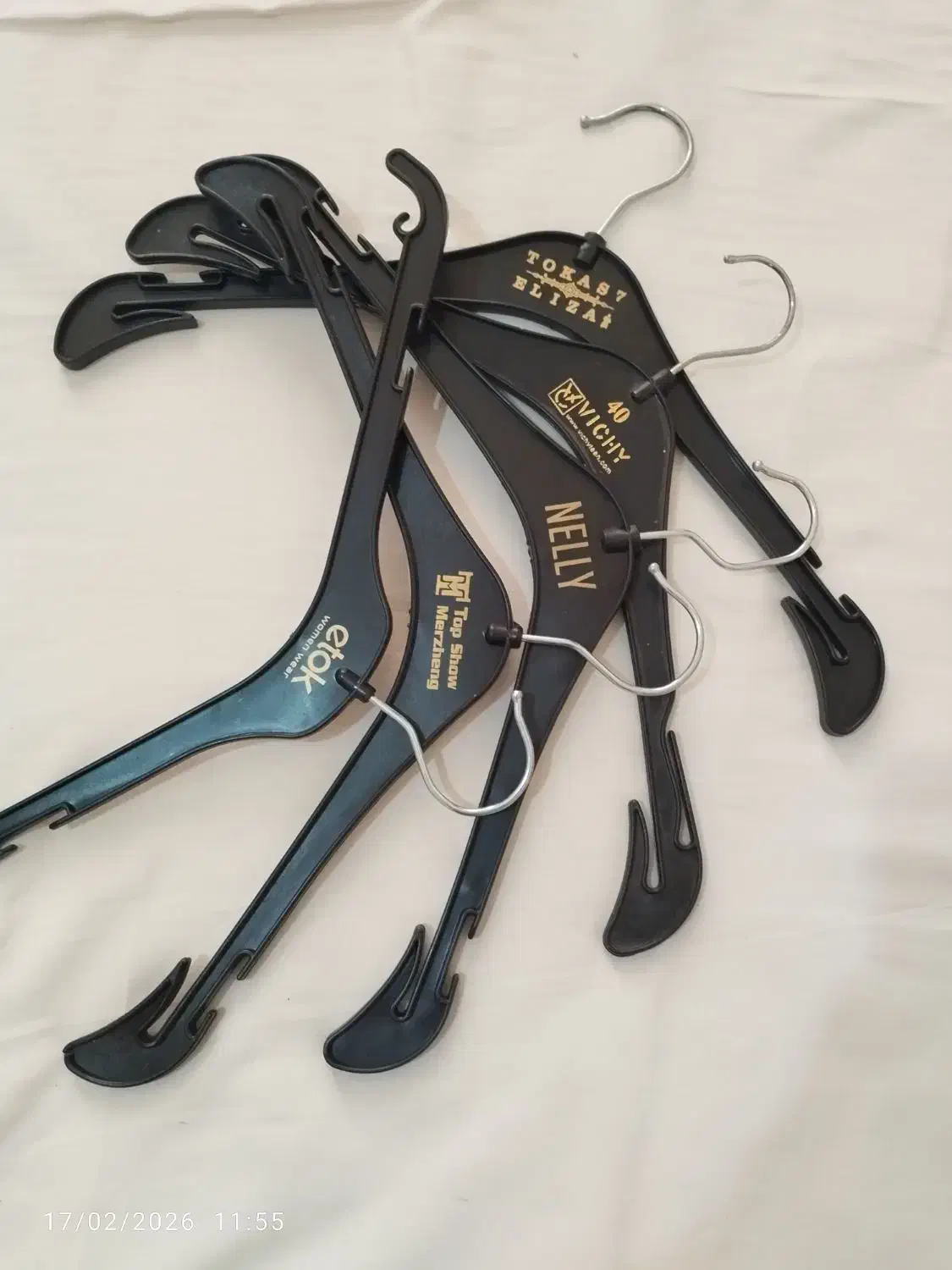 چوب کار|بندرخت و رخت‌آویز|اندیشه, اندیشه فاز ۳|دیوار