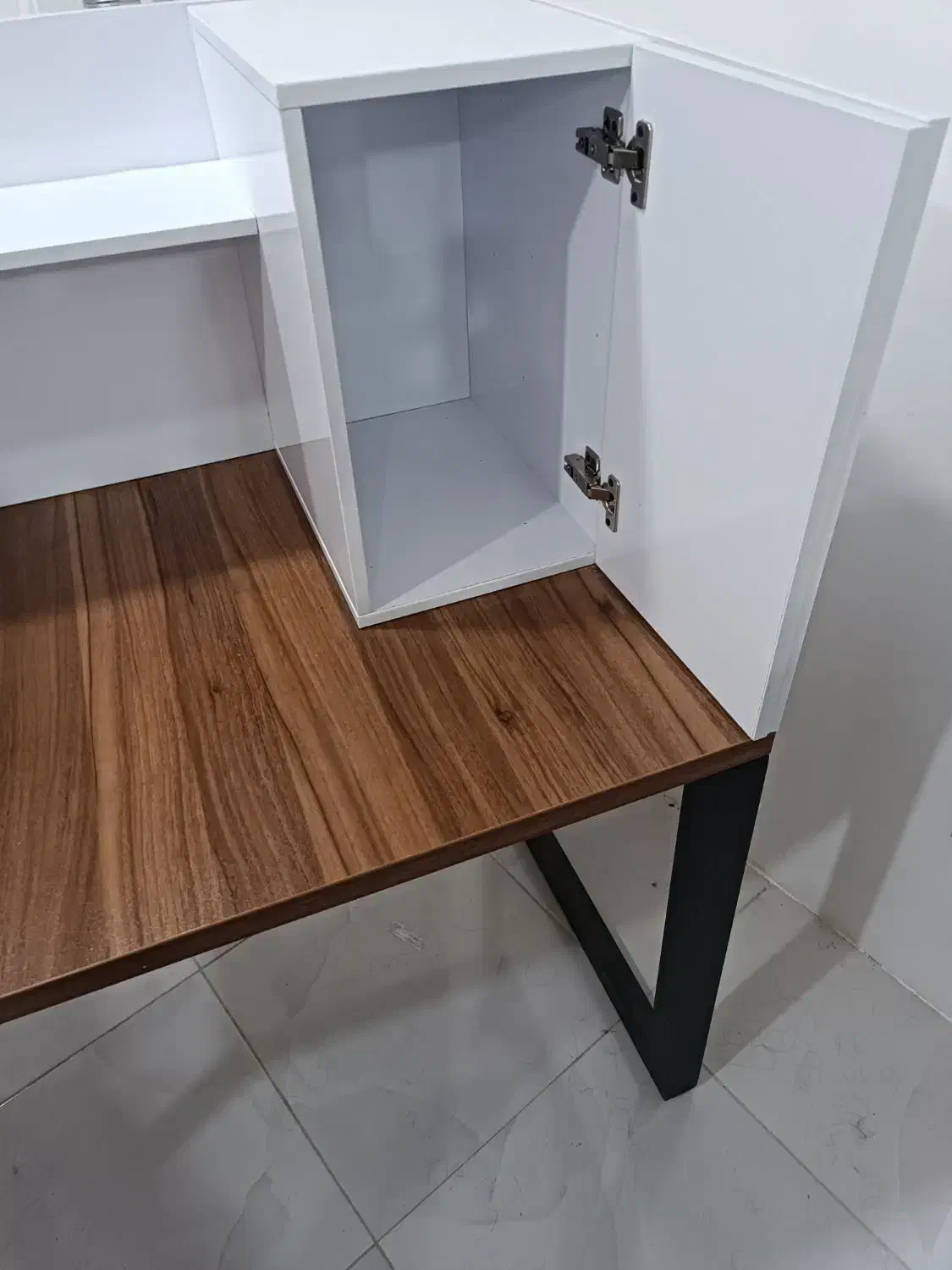 میز تحریر نو|میز تحریر و کامپیوتر|جم, |دیوار