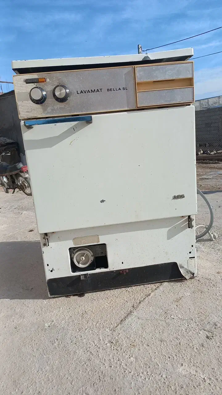 لباسشوی قدیمی|ماشین لباسشویی و خشککن لباس|نمین, |دیوار