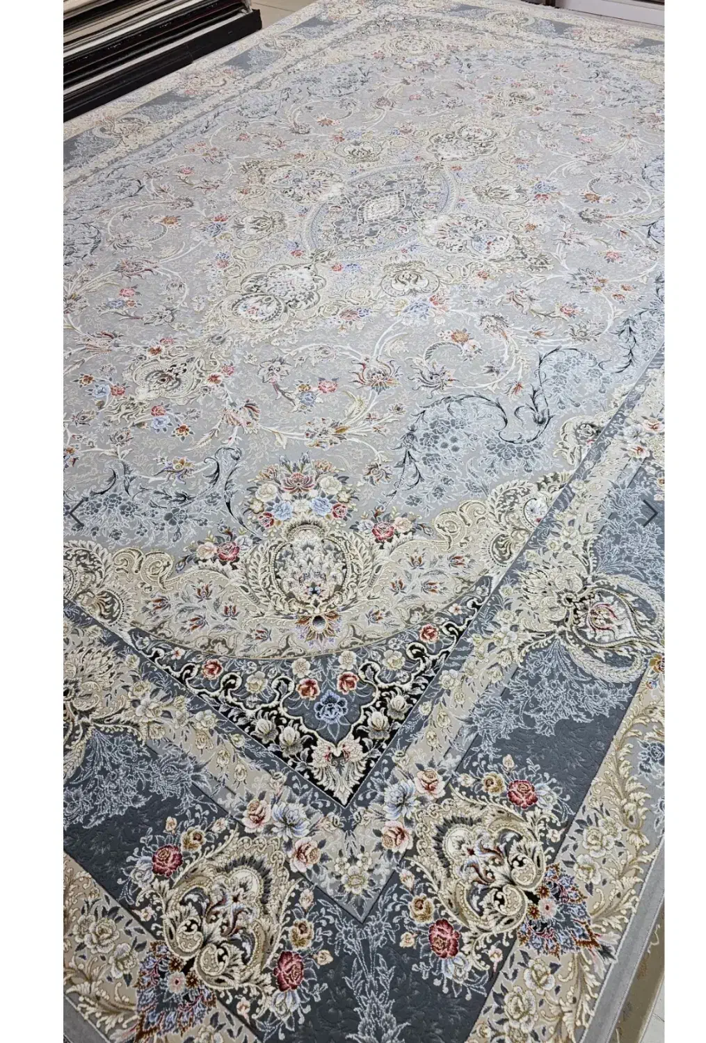 فرش ماشینی 1.5متری 1200شانه بزرگمهر،12801 نقره ای|فرش|بابلسر, |دیوار