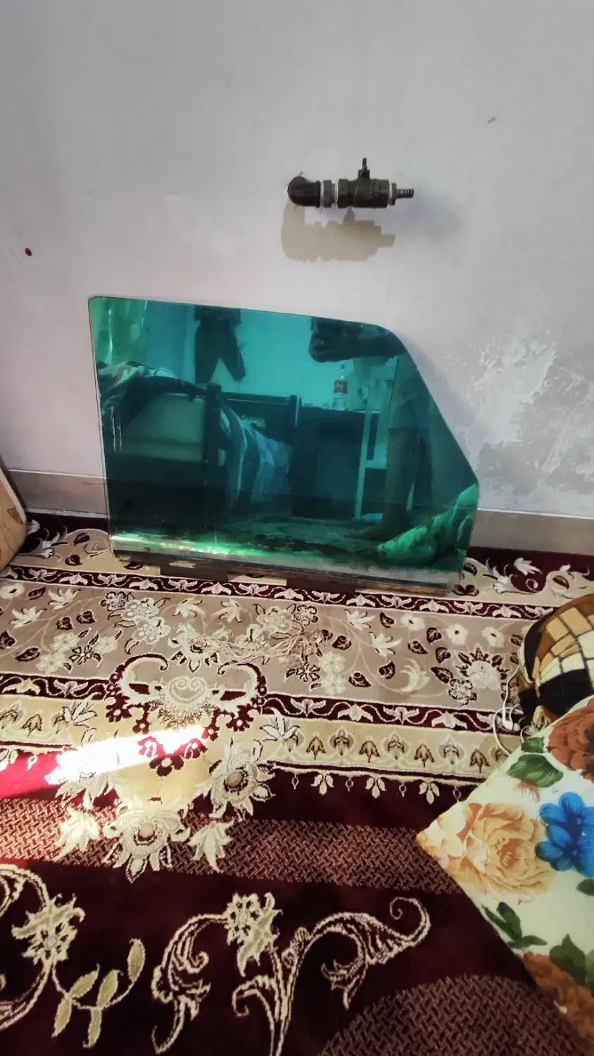 شیشه بقل نیسان|قطعات یدکی و لوازم جانبی|شیراز, شهرک قمشه|دیوار