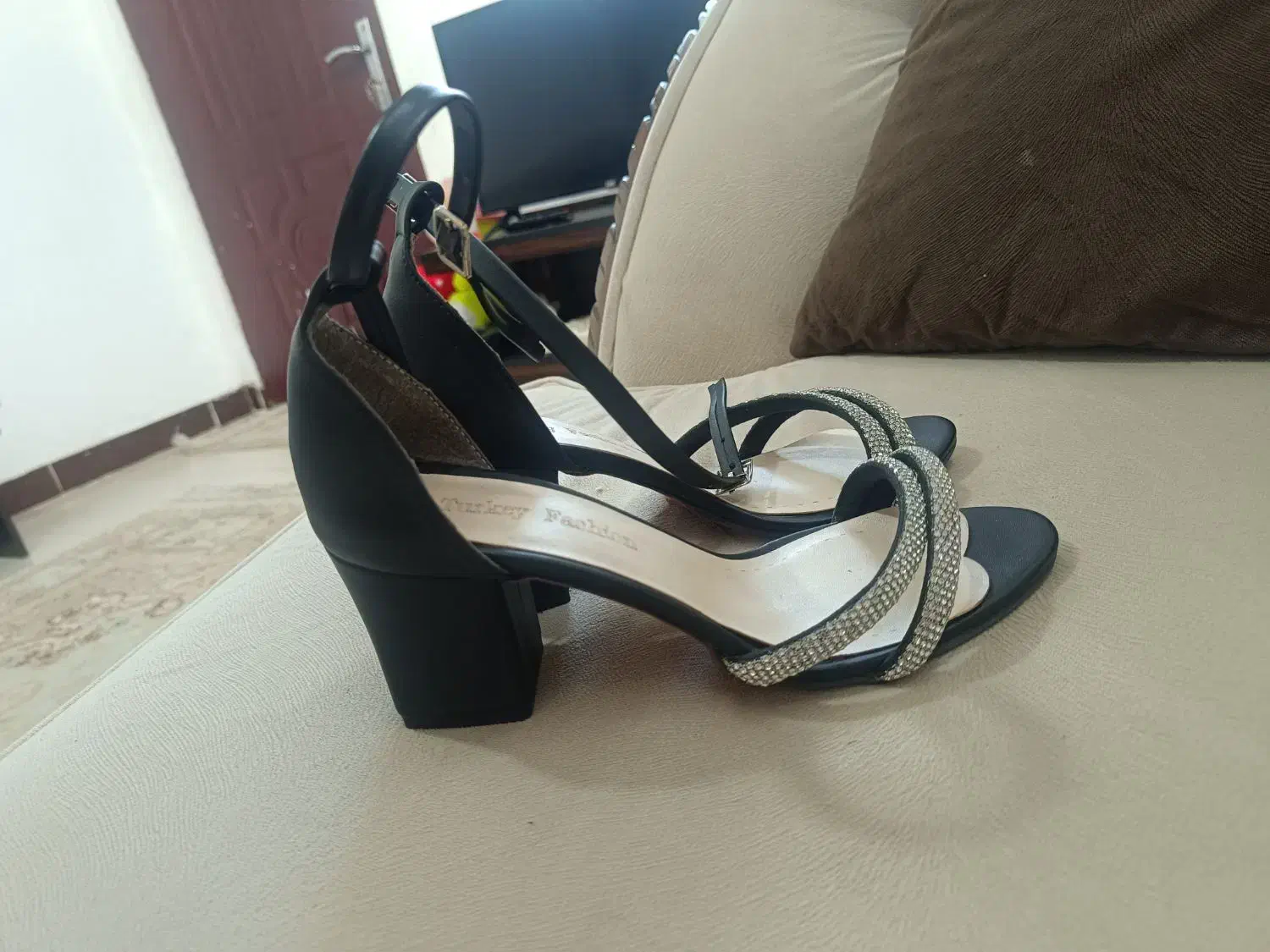 کفش مجلسی|کیف، کفش، کمربند|لاهیجان, کوی خزر|دیوار