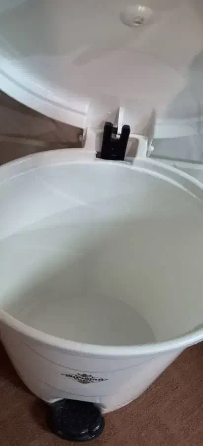 سطل زباله و جاکلیدی و گل مصنوعی|صنایع دستی و سایر لوازم تزئینی|گلپایگان, |دیوار