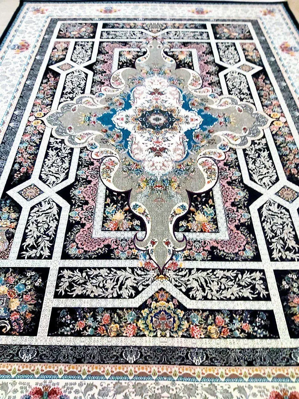 فرش ۷۰۰ و۱۲۰۰شانه باکیفیت ارسال از کارخانه|فرش|آران و بیدگل, |دیوار