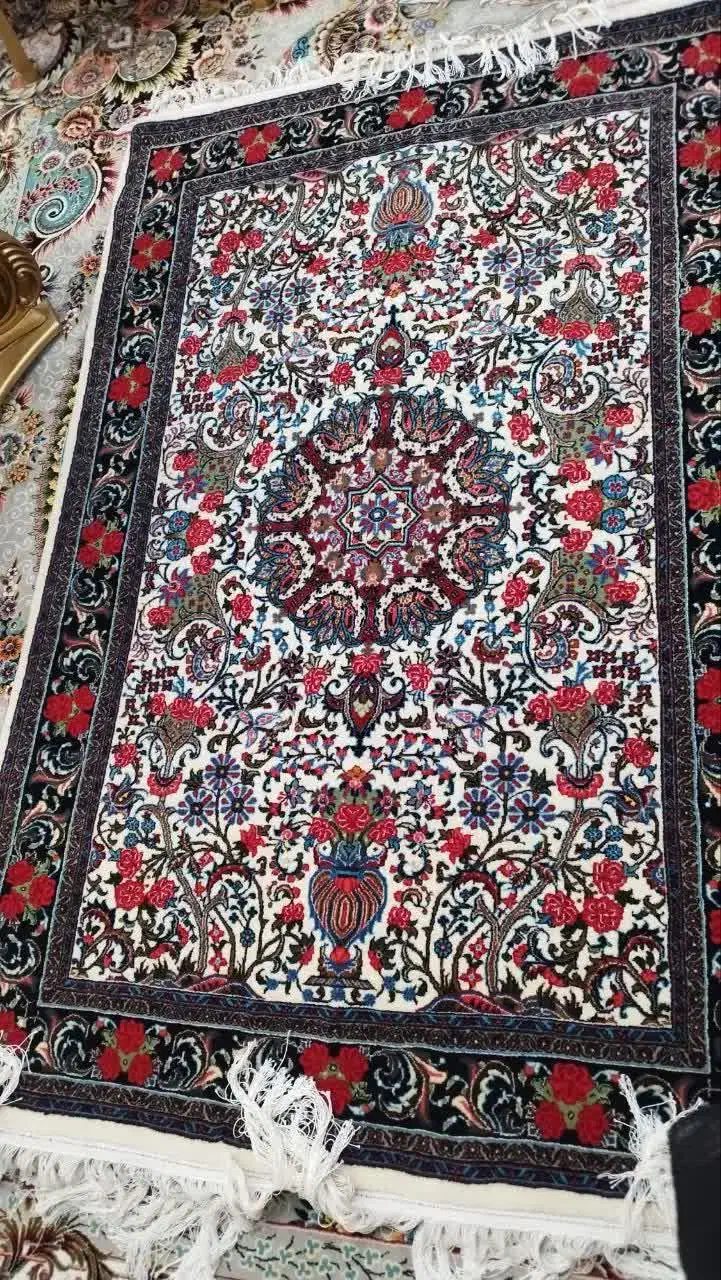 فرش دستباف بیجار|فرش|اندیشه, اندیشه فاز ۱|دیوار