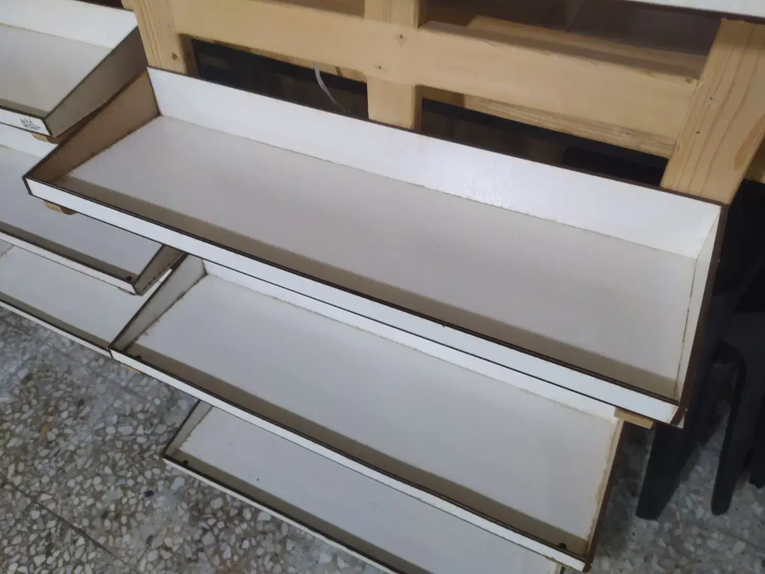 شلف دیواری|کتابخانه، شلف، قفسه‌های دیواری|رشت, ساغری سازان|دیوار