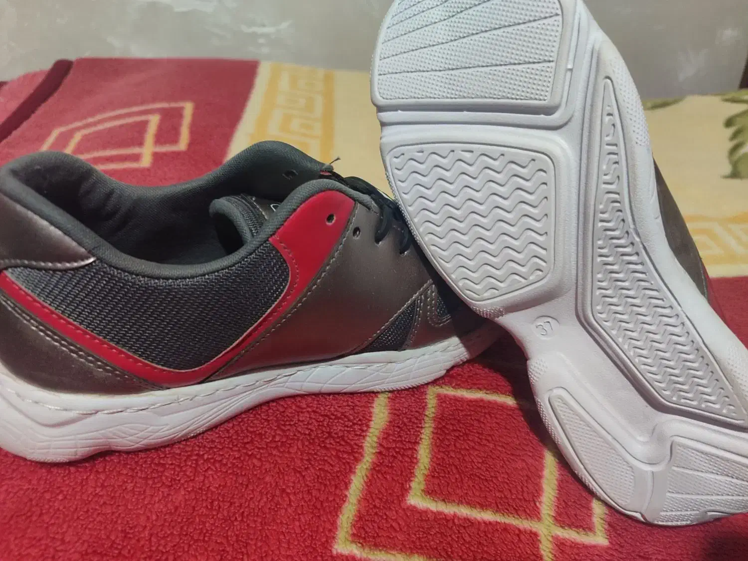 کفش|کیف، کفش، کمربند|بروجرد, |دیوار