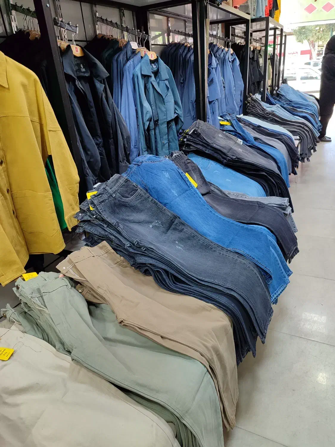 همه مدل شلوار لی ـ مانتوکتان ـ ست ورزشی فقط 400|لباس|بروجرد, |دیوار