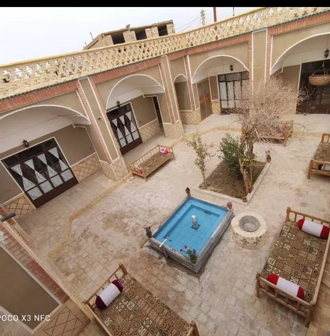 اقامتگاه سنتی بومگردی هتل سویت مادربزرگ کویر ورزنه|اجارهٔ کوتاهمدت ویلا و باغ|ورزنه, |دیوار