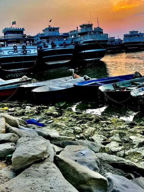 لنج دبی درحال بارگیری|خدمات حمل و نقل|بندر گناوه, |دیوار