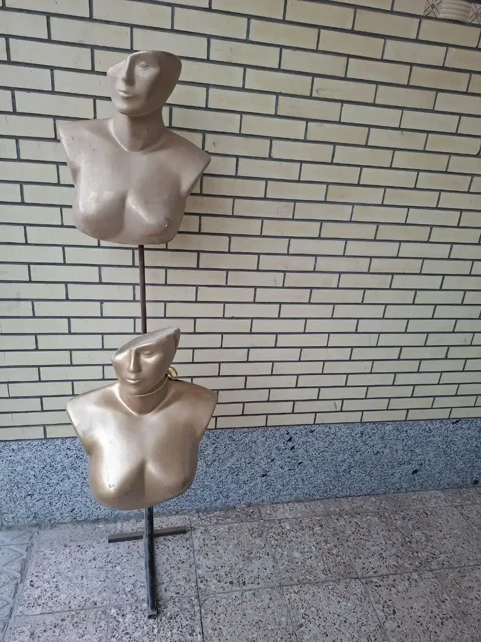 فروش مانکن نیم تنه زنانه|فروشگاه و مغازه|لنجان, |دیوار