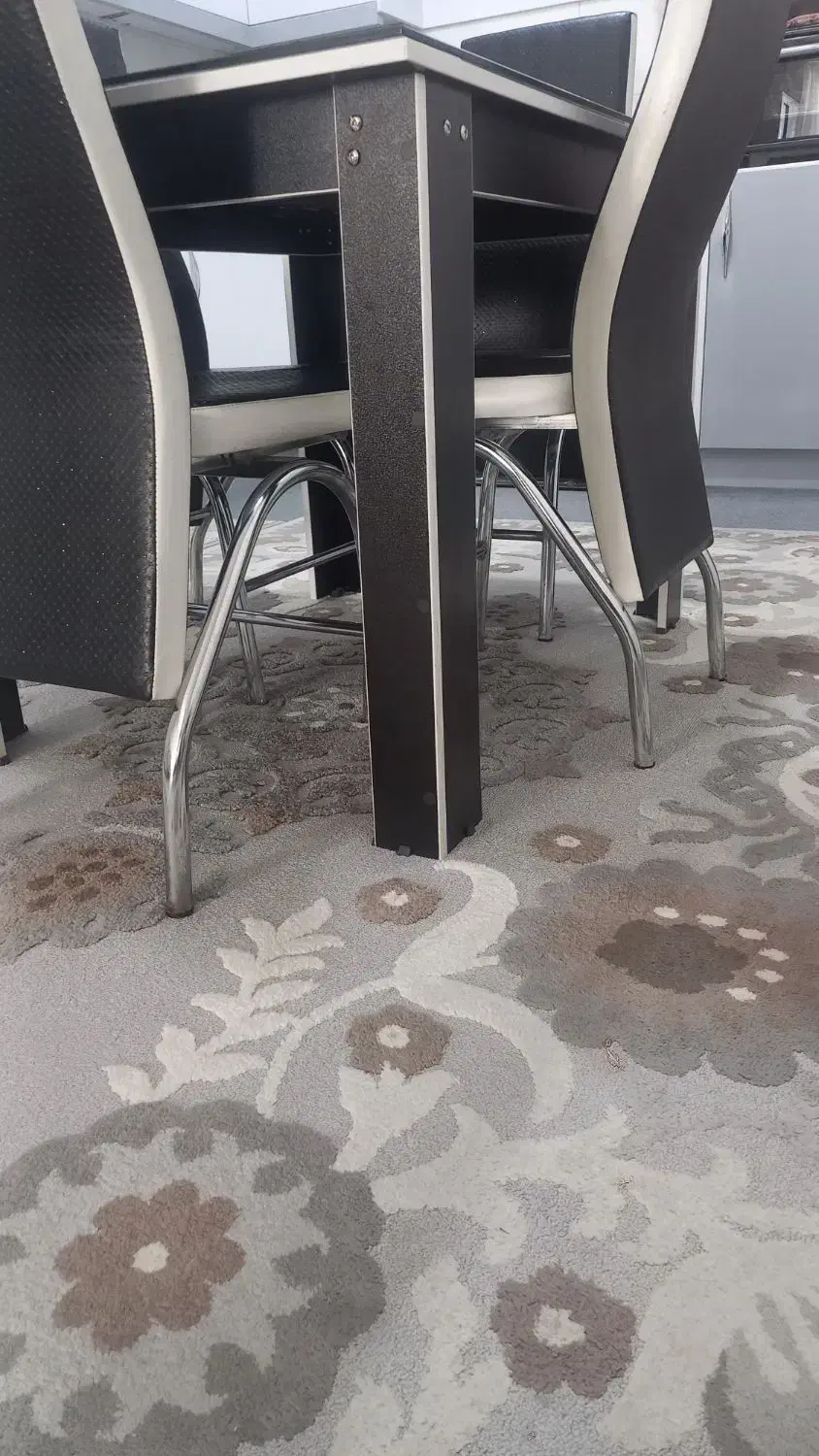 میز غذا خوری 4 نفره|میز و صندلی غذاخوری|میانه, |دیوار