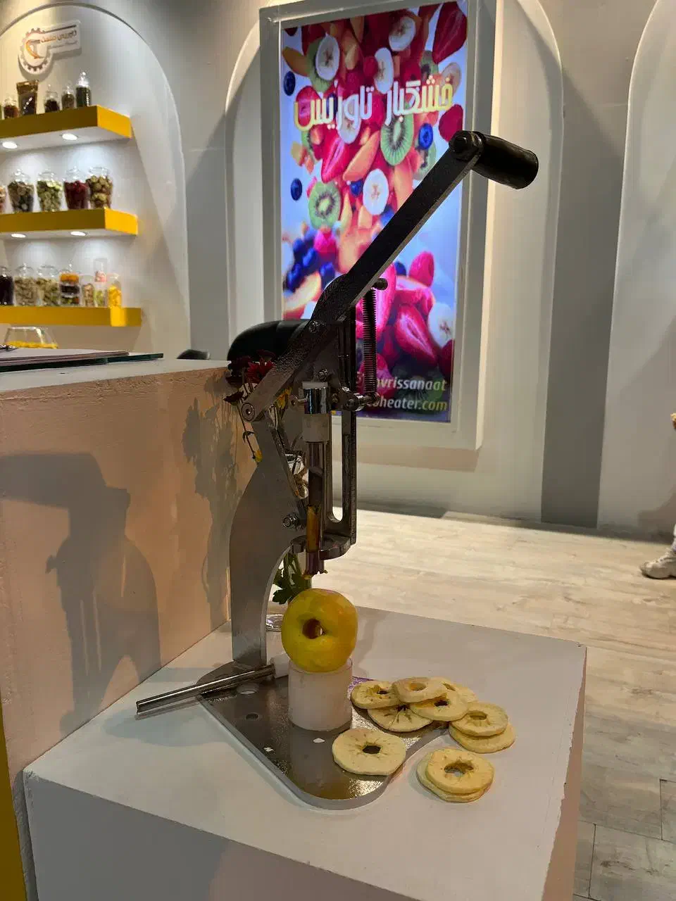 دستگاه خشک کن میوه هسته گیر اهرمی دستی تاوریس صنعت|ماشینآلات صنعتی|تبریز, |دیوار