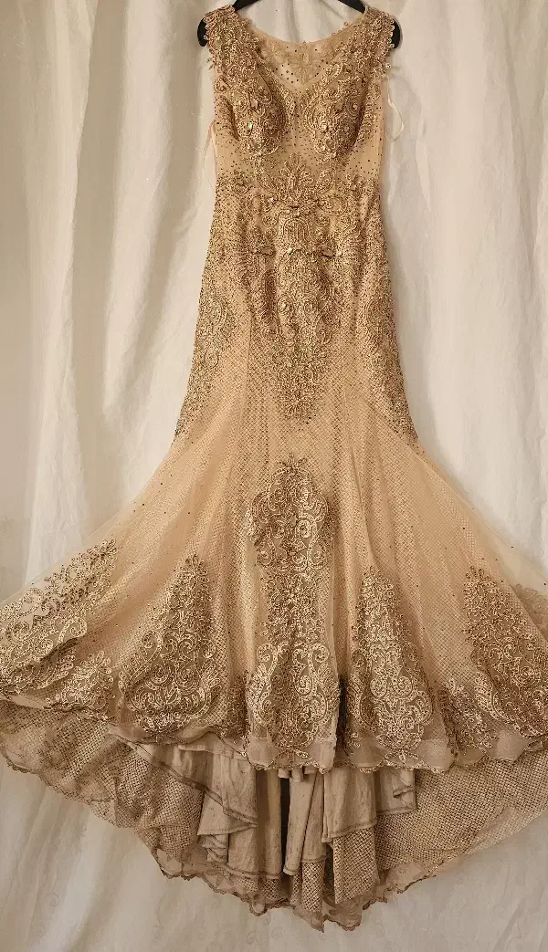 لباس مجلسی|لباس|یزد, |دیوار