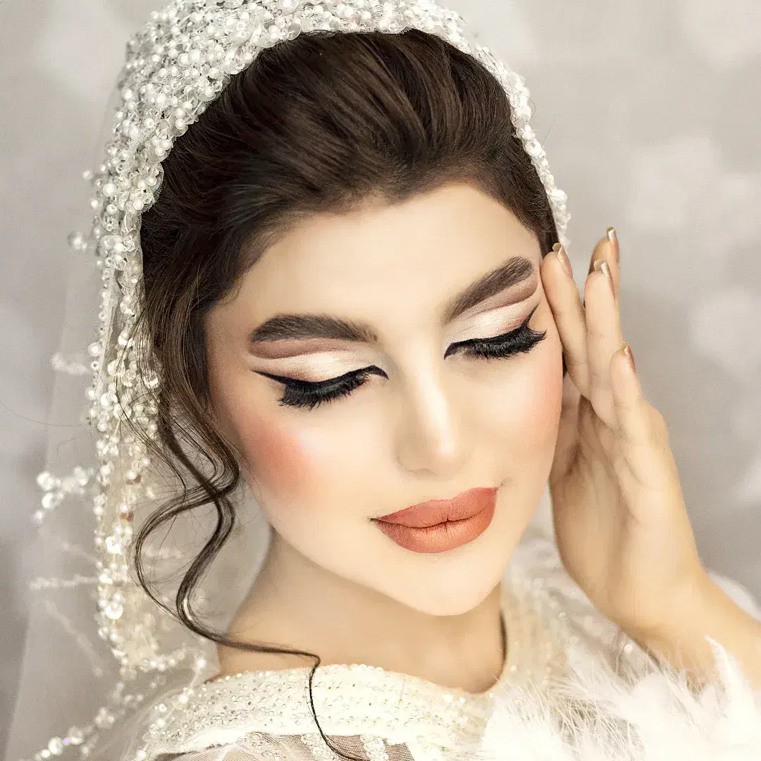 آرایشگاه عروس و میکروبلیدینگ  شیدینگ لب حرفه ای|خدمات آرایشگری و زیبایی|زابل, |دیوار