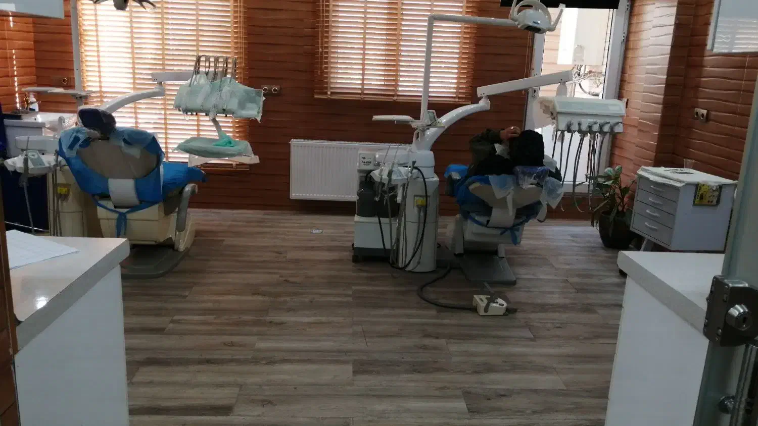 دندانپزشک|استخدام درمانی، زیبایی، بهداشتی|اسلام‌شهر, شهرک مفیدی|دیوار