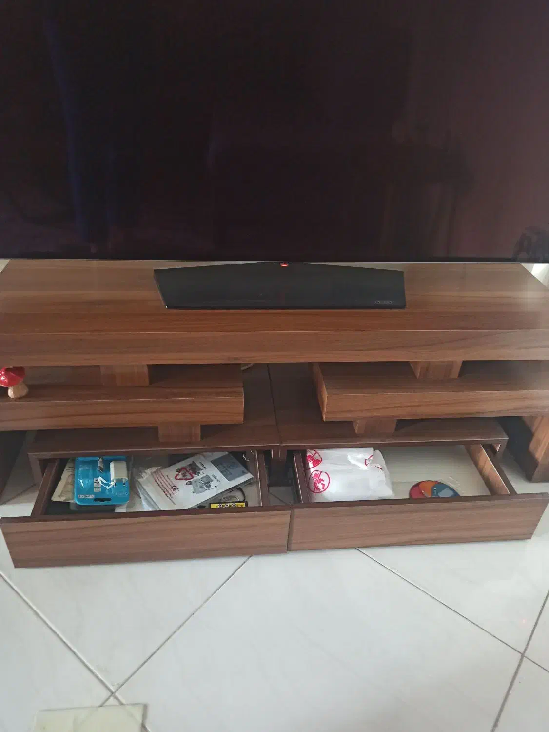 میز تلویزیون شیک ودر حدنو.طول وعرض وطرح متغیر|میز تلویزیون|تهران, سبلان (لشگر)|دیوار