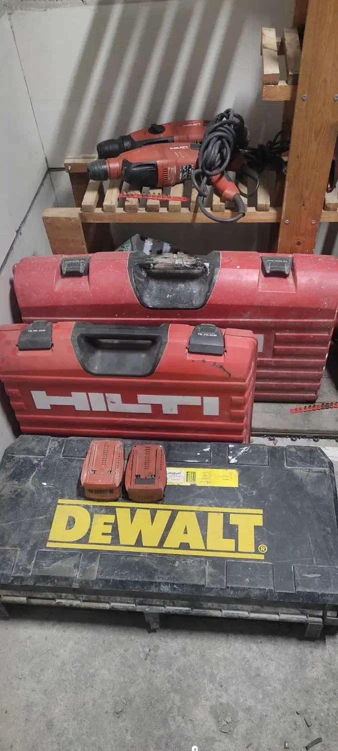 جعبه هیلتی دریل دیوالت و باطری شارژی هیلتی|ابزارآلات|تهران, دانشگاه شریف|دیوار