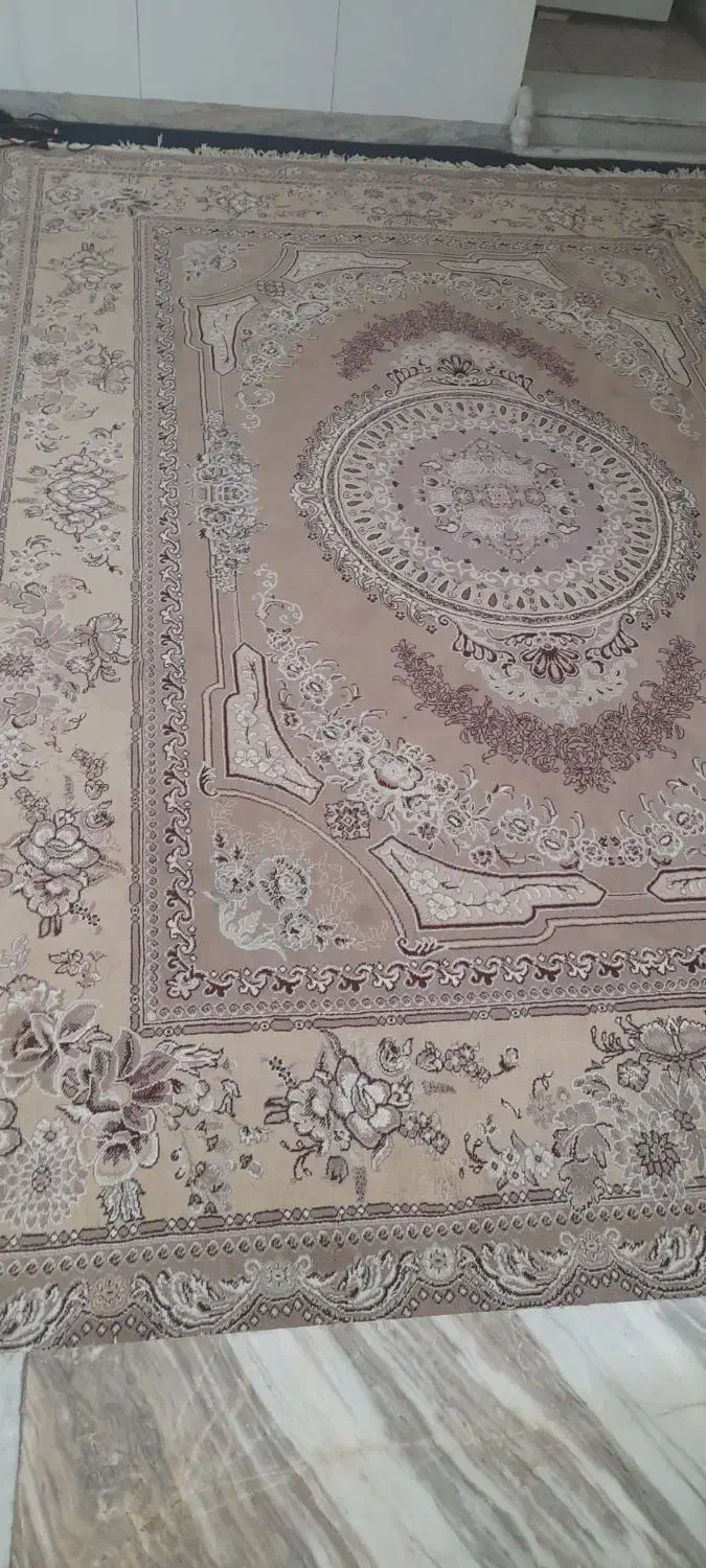 سالم|فرش|سبزوار, هویزه|دیوار