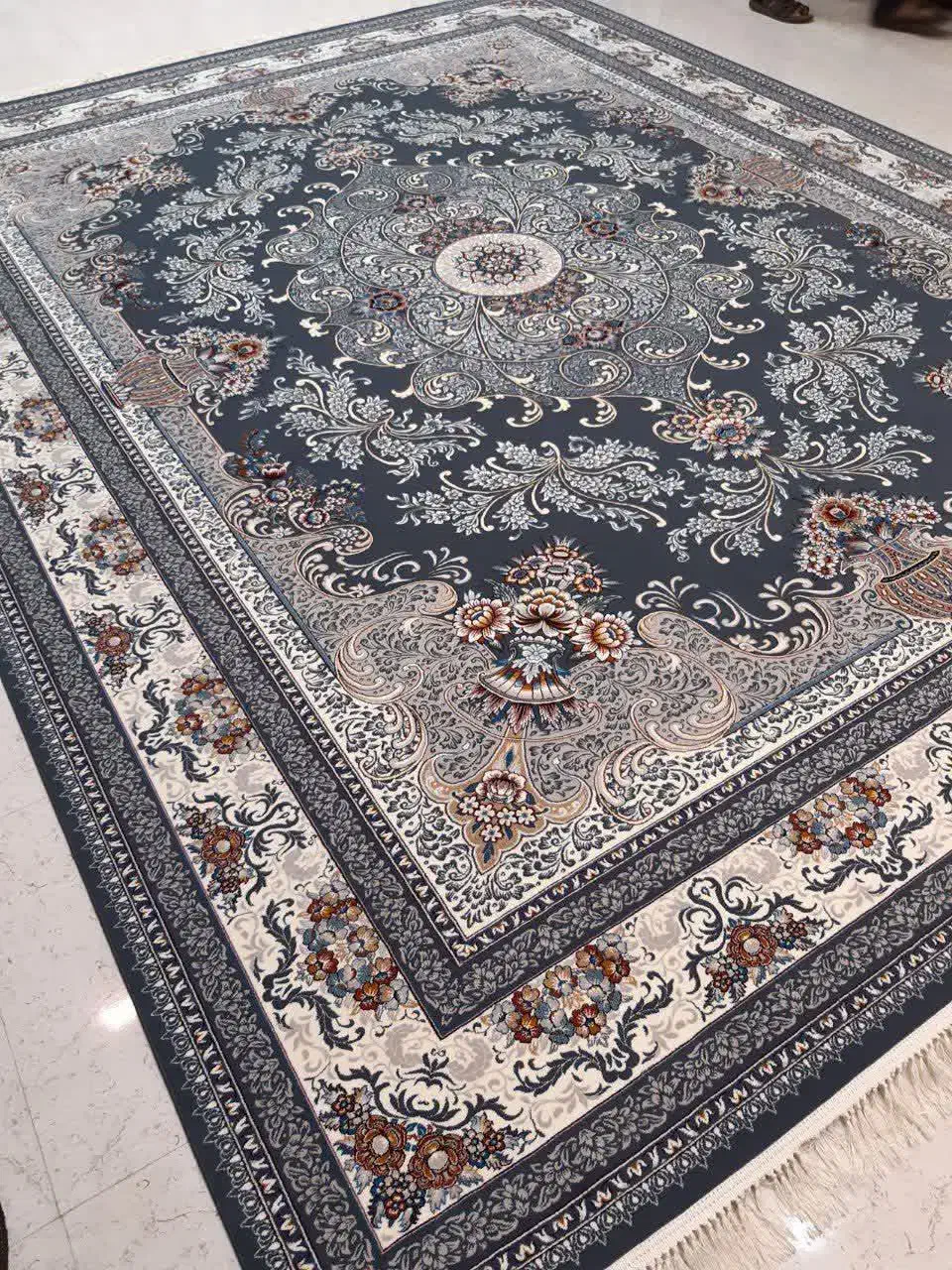 هزاران تخته فرش ماشینی حراج حراج واقعی آدرس گذاشتم|فرش|رفسنجان, |دیوار