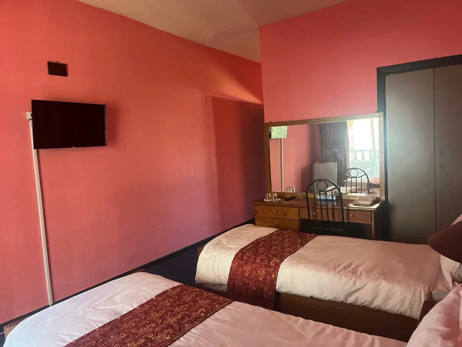 نگهبان شب هتل میچکا بازنشسته|استخدام سرایداری و نظافت|بابلسر, |دیوار