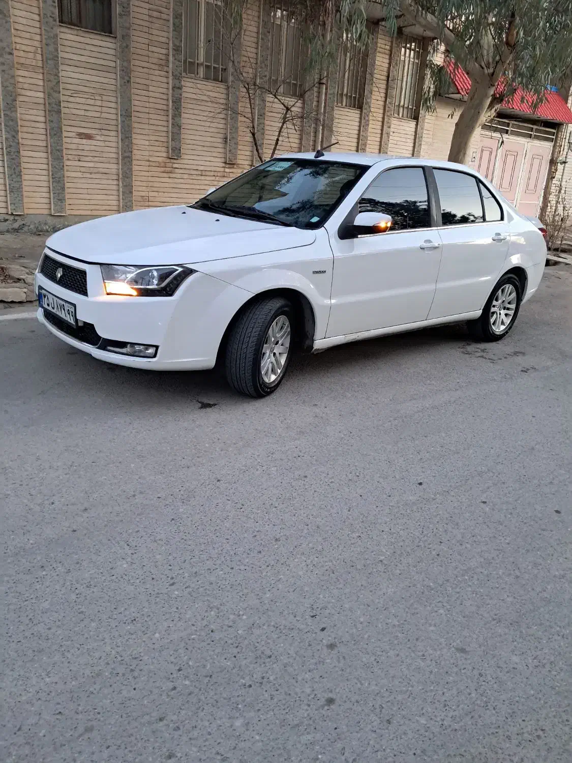 دنا۹۸ کارکرد پایین|خودرو سواری و وانت|خرم‌آباد, |دیوار