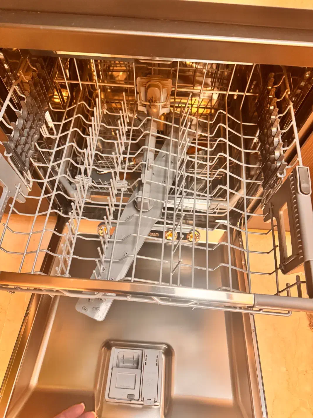 ظرفشویی ۱۴ نفره دودی مات ال جی ۳۲۵|ماشین ظرفشویی|تهران, امانیه|دیوار