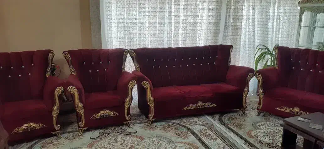 مبل راحتی ۷ نفره زرشکی|مبلمان خانگی و میز عسلی|قهدریجان, |دیوار