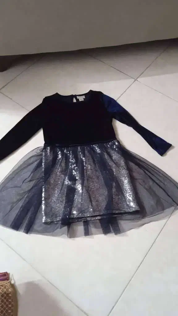 لباس های تقریبا نو دخترانه|کفش و لباس بچه|قاسمآباد (خواف), |دیوار