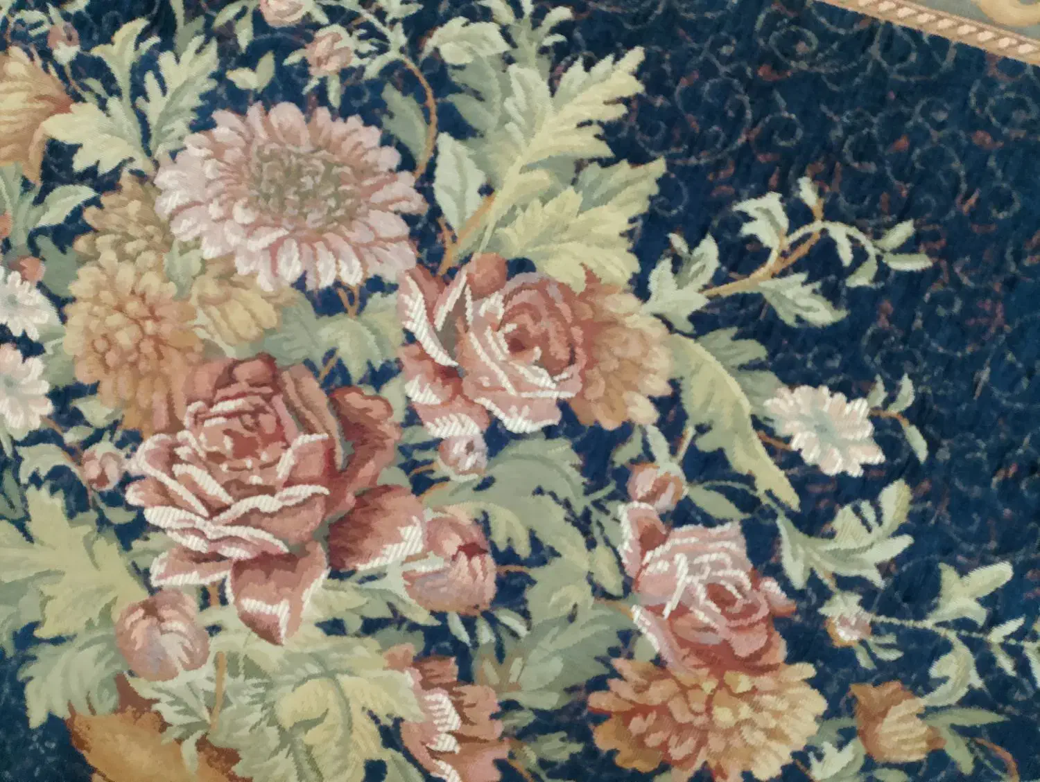 متکا|پشتی|اصفهان, بهارستان|دیوار