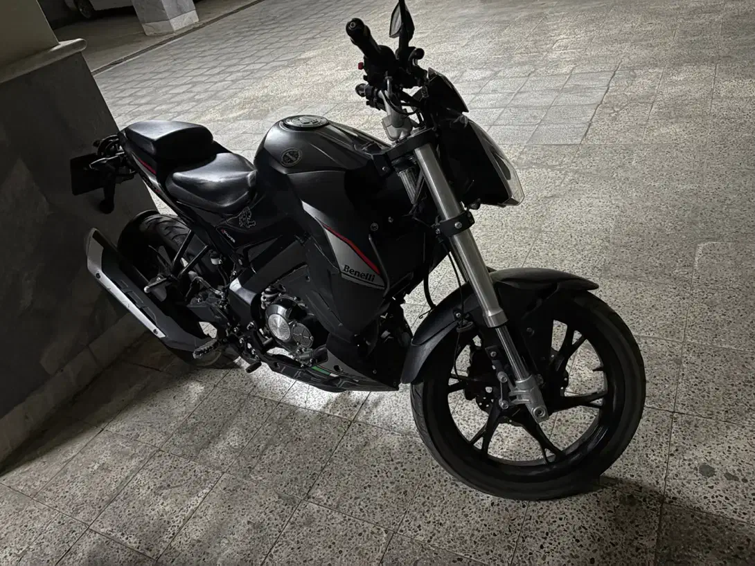 بنلی ۱۸۰s|موتورسیکلت|سبزوار, نواب صفوی|دیوار